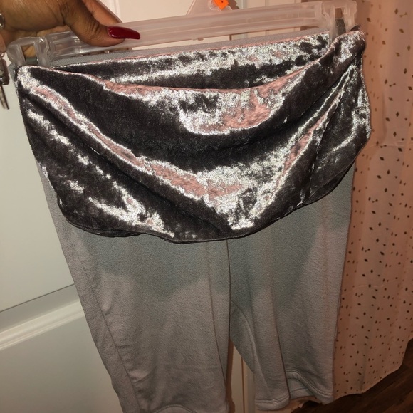 Two piece set - Picture 3 of 3